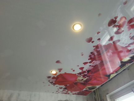 Натяжной потолок Розы
