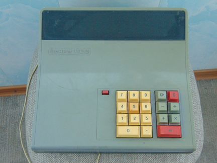 Первый калькулятор СССР Искра 1103.Счетмаш 1980 г