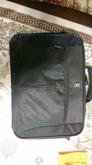 Ноутбук и сумка для ноутбука