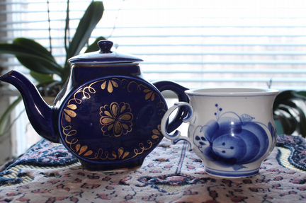 Заварочный чайник и чашка Гжель