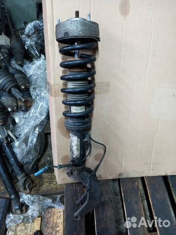 Стойка в сборе перед.левая BMW X5M X6M E70 E71