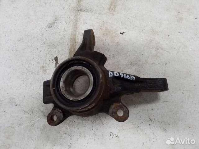 Кулак поворотный передний правый Mitsubishi Outlan