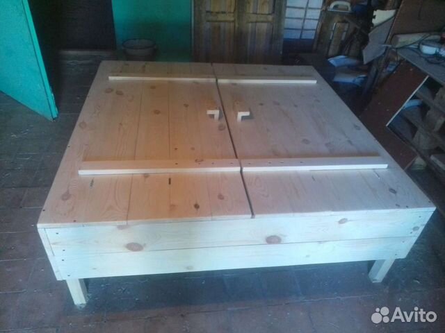 Песочница с крышкой в лавочки