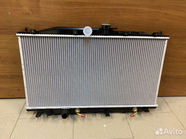 Accord 7 03-07 2.0l ат Радиатор охлаждения двс нов