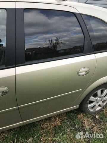 Задняя левая дверь на опель Meriva