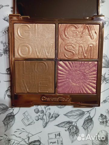 charlotte tilbury glowgasm palette in lightgasm