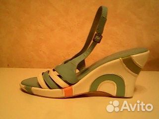 Летние босоножки на танкетке. Новые. Кожа Летние босоножки на танкетке. Новые. Кожа