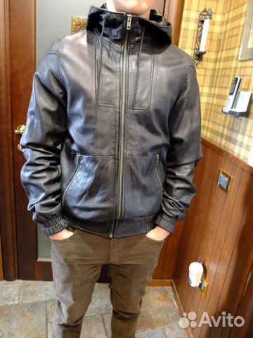 Продам кожаную куртку с капюшоном topman