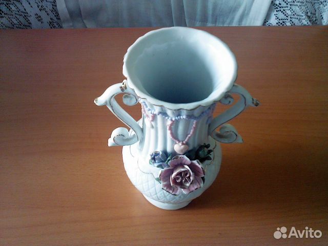 Ваза фарфоровая
