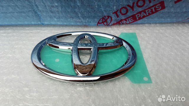 Эмблема крышки багажника Toyota LC 200 2015-2019 Эмблема крышки багажника Toyota LC 200 2015-2019