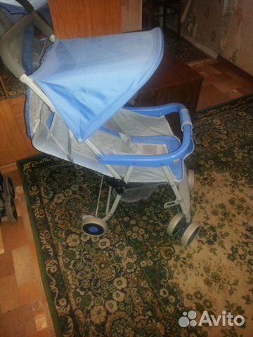 Коляска очень удобная, вес 3.5.кг