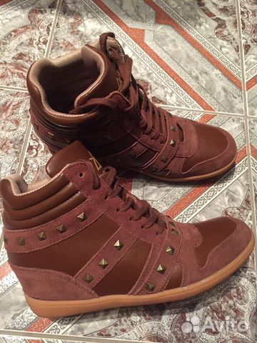 Сникерсы новые, 38р, стиль Valentino Сникерсы новые, 38р, стиль Valentino