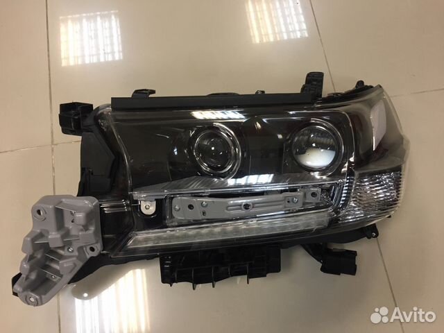 Toyota Land Cruiser 200 с 16-года фары brownstone