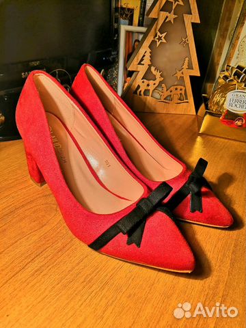 Красные туфли новые