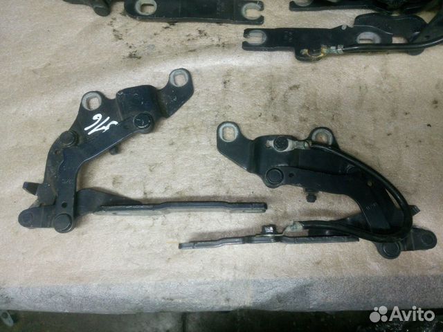 Петля капота бмв BMW 3 E90 E91 E93 Петля капота бмв BMW 3 E90 E91 E93