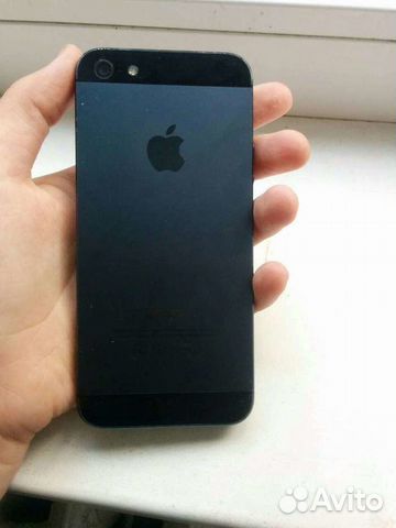 Айфон ровно. Iphone 5 Black. Айфон 5 черный. Айфон 5 16 ГБ черный-красный. Айфон 5бэу черный.