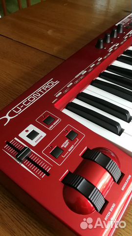 Midi клавиатура Behringer UMX610