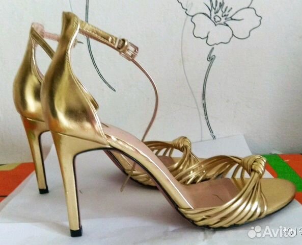 Босоножки 39