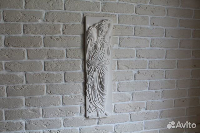 Гипсовый барельеф ''Девушка с кувшином''