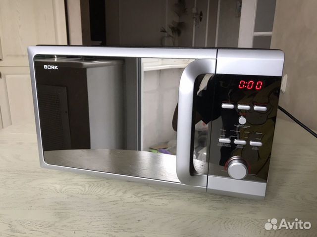 Микроволновая печь с грилем Bork W521 Микроволновая печь с грилем Bork W521