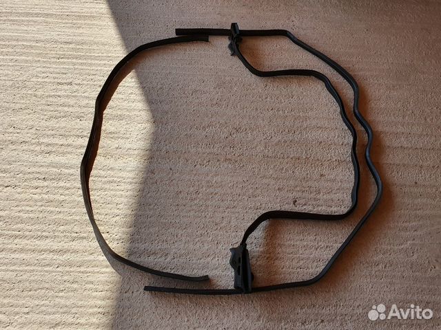 Комплект уплотнителей капота Mercedes W211 W219 Комплект уплотнителей капота Mercedes W211 W219
