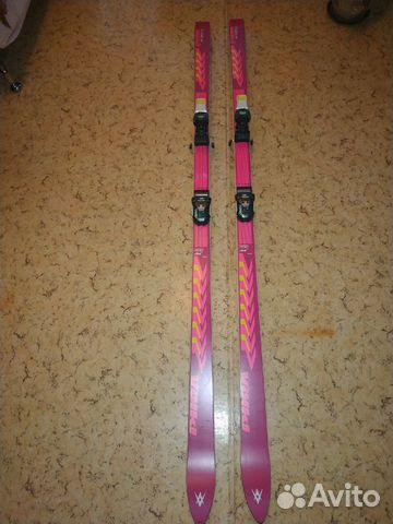 Горные женские лыжи Volkl+крепления Marker +палки Горные женские лыжи Volkl+крепления Marker +палки