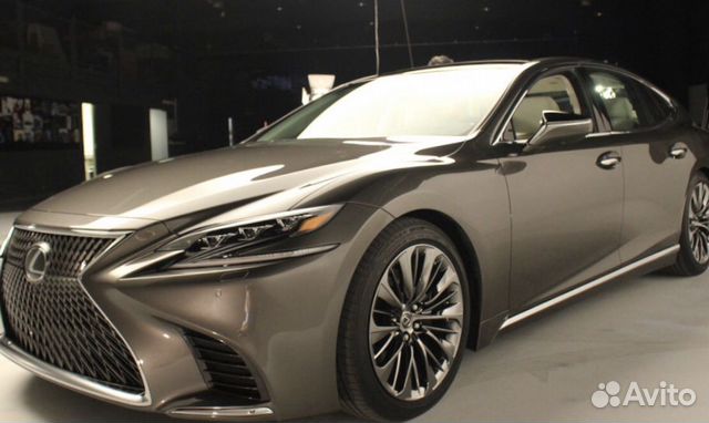 Накладка крышки багажника Lexus LS350 LS500 Накладка крышки багажника Lexus LS350 LS500