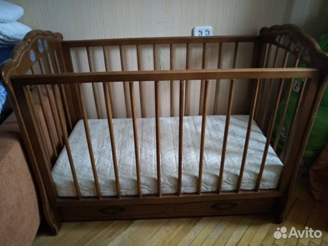 Детская кроватка с ортопедическим матрасом Детская кроватка с ортопедическим матрасом