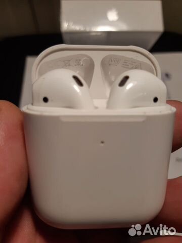 AirPods с кейсом