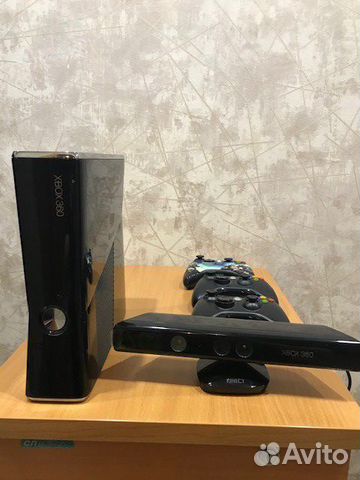 Xbox360 (HDD 320Gb) + Kinect + 2 Геймпада + Игры