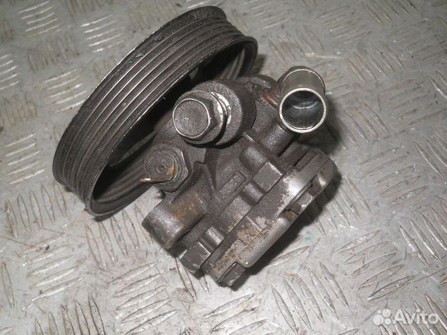 Mazda 3 BK Насос гур 1.6