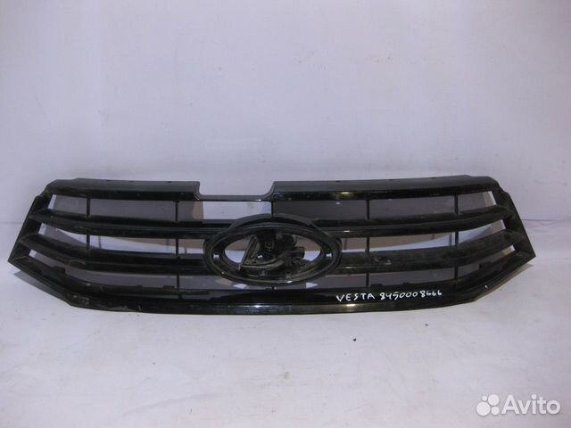 Решётка радиатора LADA Vesta (потертости) oem 8450