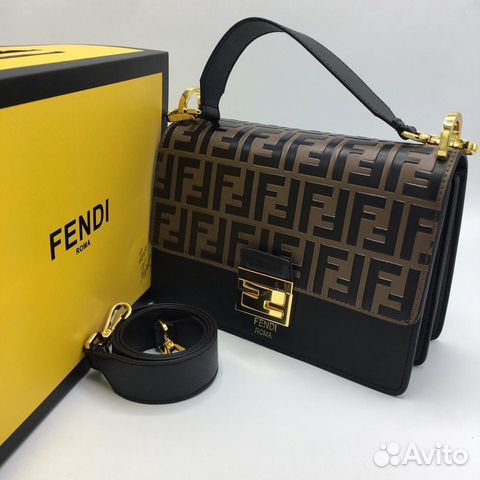 Новая женская сумка мессенджер из кожи Fendi Новая женская сумка мессенджер из кожи Fendi