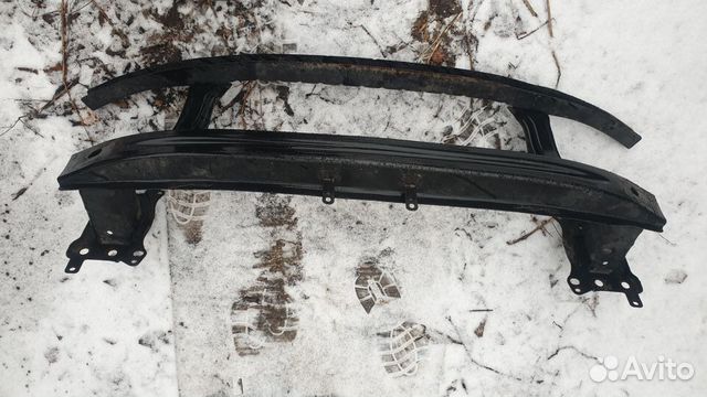 Усилитель переднего бампера Passat B6