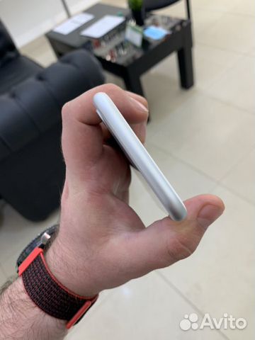 iPhone 8 64Gb б/у (коробкой) Силвер iPhone 8 64Gb б/у (коробкой) Силвер