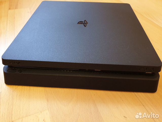 Sony PS4 slim
