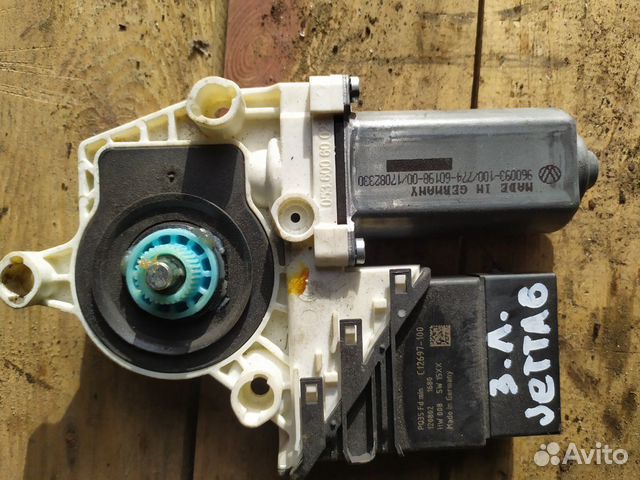 Моторчик стеклоподъёмника задний левый jetta 6