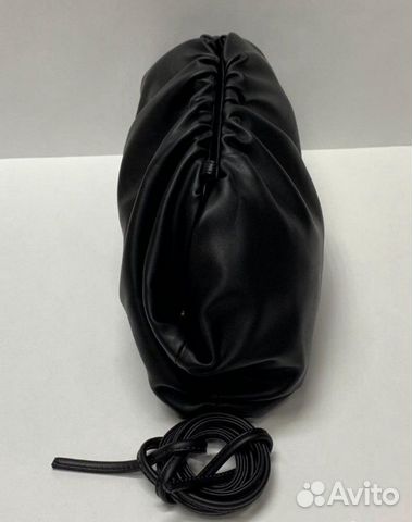 Новая женская сумка Bottega Veneta Pouch черная