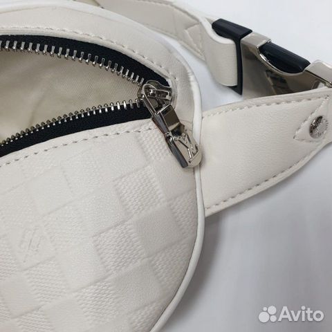 Новая поясная сумка Louis Vuitton Campus белая Новая поясная сумка Louis Vuitton Campus белая