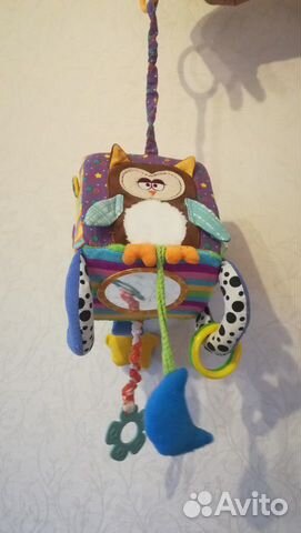 Кубик на подвесе Tillimilli развивающий мягкий