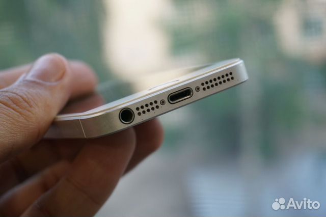iPhone SE 32gb полный комплект