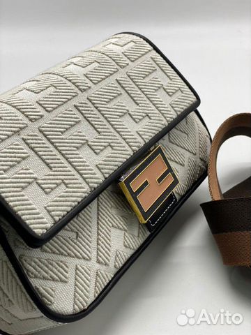 Новая женская сумка Fendi Baguette белая Новая женская сумка Fendi Baguette белая