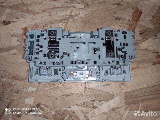 Плафон освещения салона Mazda 3 BM 2013-2018 Плафон освещения салона Mazda 3 BM 2013-2018