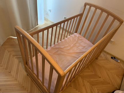 Детская кроватка
