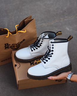 Ботинки женские на низкой подошве