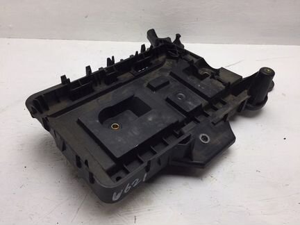 Площадка под акб Volkswagen Tiguan 2.0 tfsi 2014
