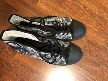 Кеды с черепами