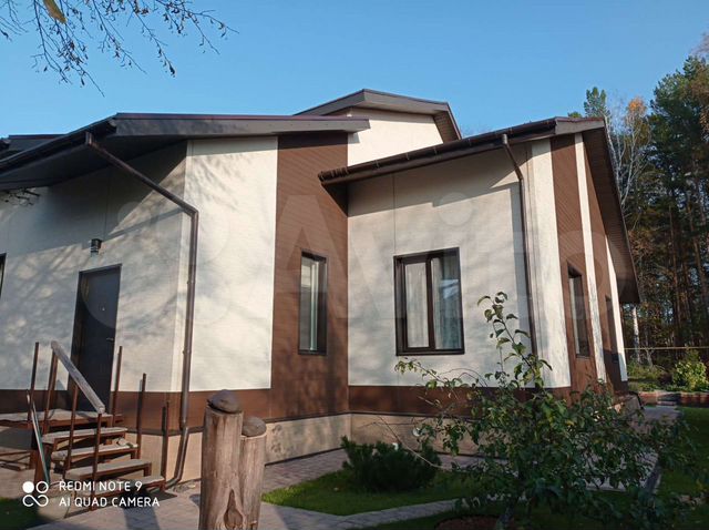 Дом 195 м² на участке 9 сот.