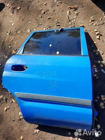 Дверь задняя правая +лючок на митсубиси спейс стар