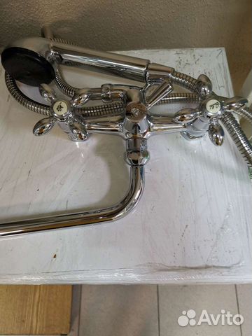 Смеситель для ванны новый